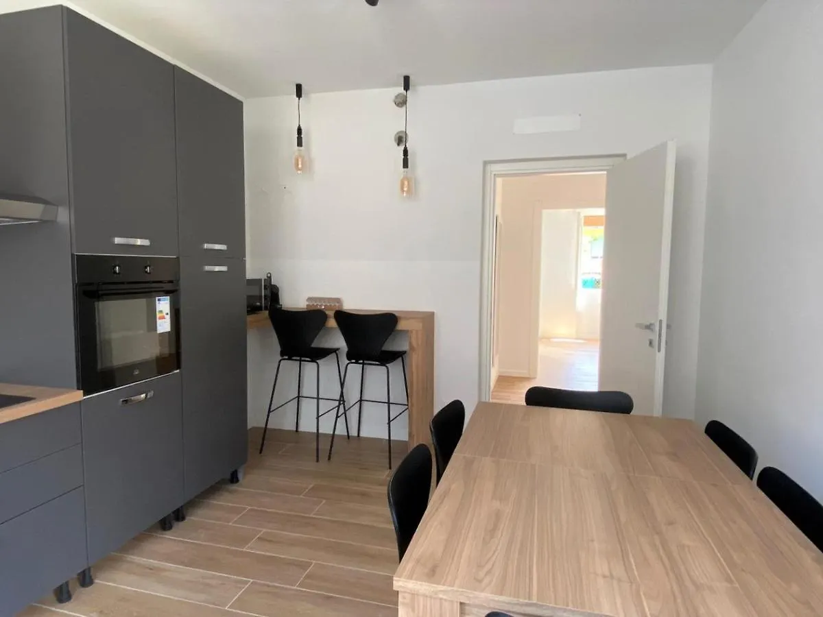 Villa The Swan - Composed By 2 Apartments Mandello del Lario 0*,  Italien